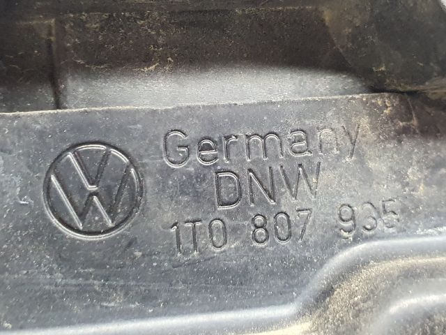 bontott VW TIGUAN Bal hátsó Oldal Lökhárító Tartó (Műanyag)