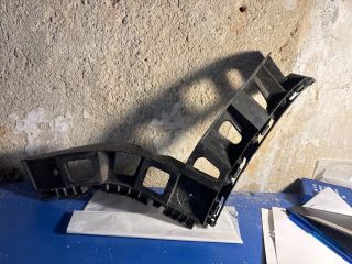 bontott VW TIGUAN Bal hátsó Oldal Lökhárító Tartó (Műanyag)