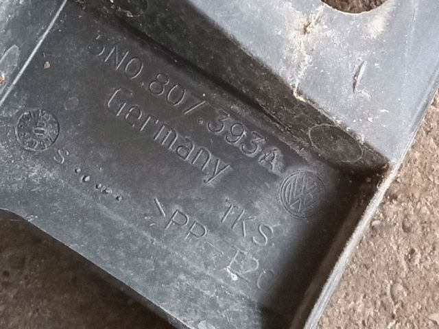 bontott VW TIGUAN Bal hátsó Oldal Lökhárító Tartó (Műanyag)