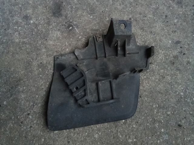 bontott VW TIGUAN Bal hátsó Sárvédő Gumi