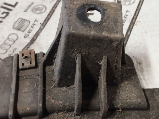 bontott VW TIGUAN Bal hátsó Sárvédő Gumi