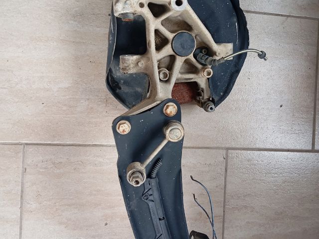 bontott VW TIGUAN Bal hátsó Tengelycsonk