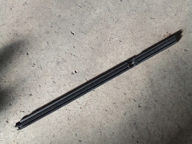 bontott VW TIGUAN Bal hátsó Vízlehúzó Gumicsík