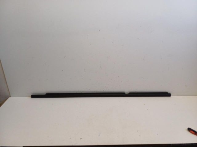 bontott VW TIGUAN Bal hátsó Vízlehúzó Gumicsík