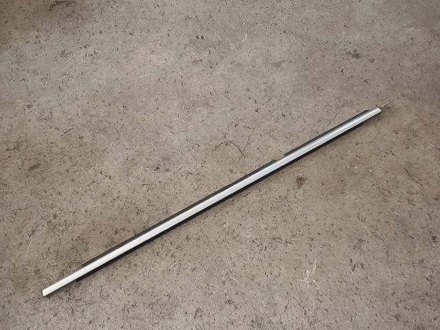 bontott VW TIGUAN Bal hátsó Vízlehúzó Gumicsík