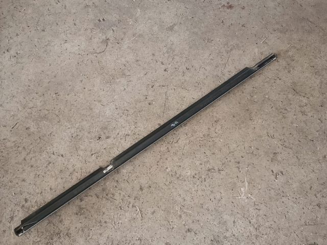 bontott VW TIGUAN Bal hátsó Vízlehúzó Gumicsík