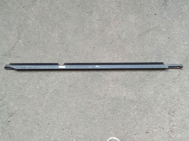 bontott VW TIGUAN Bal hátsó Vízlehúzó Gumicsík