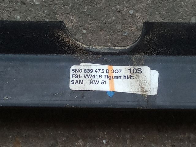 bontott VW TIGUAN Bal hátsó Vízlehúzó Gumicsík