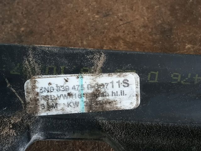 bontott VW TIGUAN Bal hátsó Vízlehúzó Gumicsík