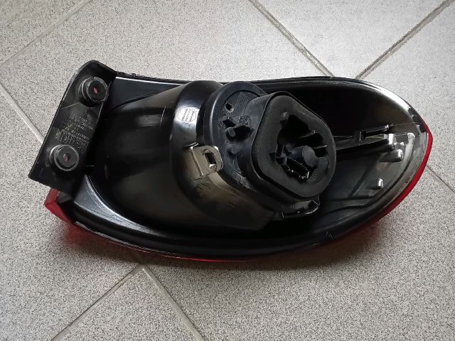 bontott VW TIGUAN Bal Külső Hátsó Lámpa