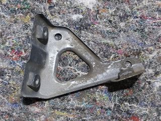 bontott VW TIGUAN Bal Sárvédő Oldaltartó