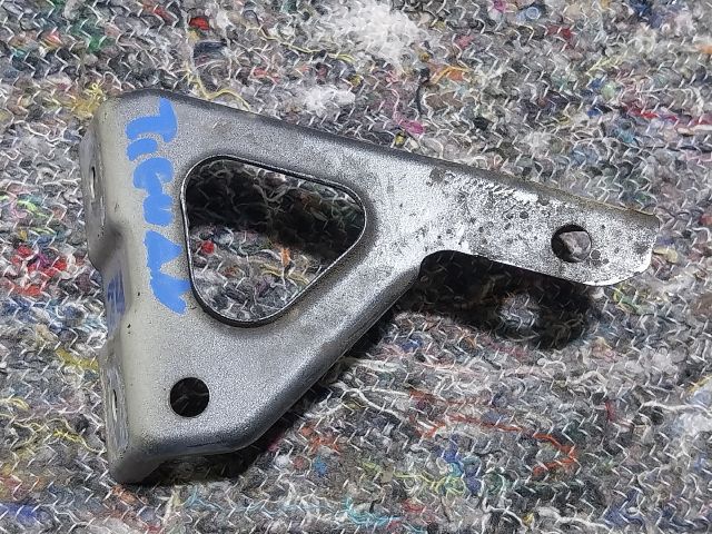 bontott VW TIGUAN Bal Sárvédő Oldaltartó