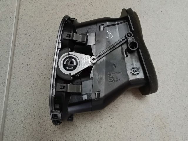 bontott VW TIGUAN Bal Szellőző