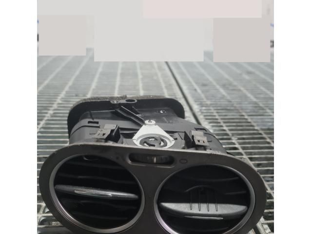 bontott VW TIGUAN Bal Szellőző