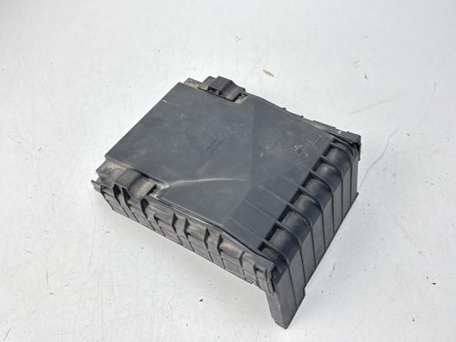 bontott VW TIGUAN Biztosítéktábla Fedél