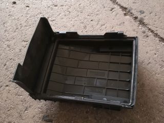 bontott VW TIGUAN Biztosítéktábla Fedél