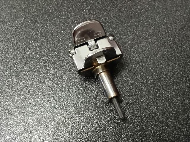 bontott VW TIGUAN Csomagrögzítő