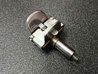 bontott VW TIGUAN Csomagrögzítő