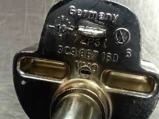 bontott VW TIGUAN Csomagrögzítő