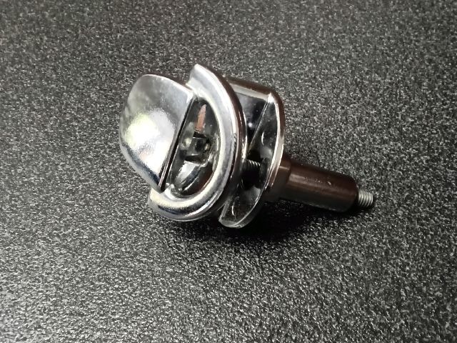 bontott VW TIGUAN Csomagrögzítő