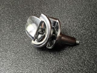 bontott VW TIGUAN Csomagrögzítő