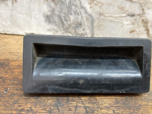 bontott VW TIGUAN Csomagtér Nyitó Kar / Gomb