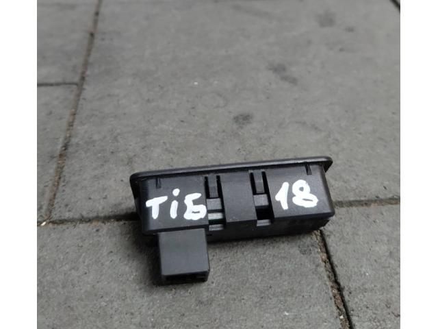 bontott VW TIGUAN Csomagtér Nyitó Kar / Gomb