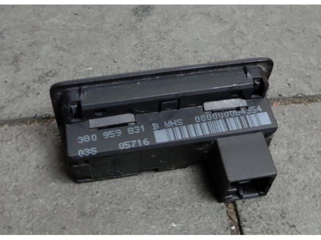 bontott VW TIGUAN Csomagtér Nyitó Kar / Gomb