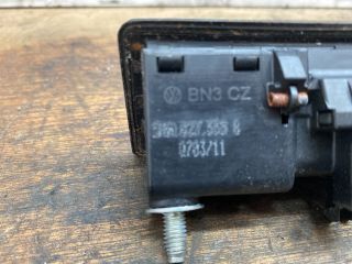 bontott VW TIGUAN Csomagtér Nyitó Kar / Gomb