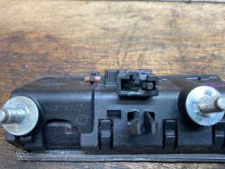 bontott VW TIGUAN Csomagtér Nyitó Kar / Gomb