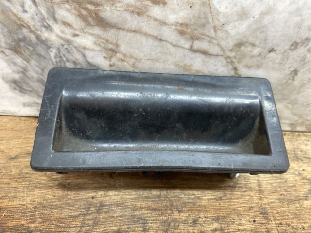 bontott VW TIGUAN Csomagtér Nyitó Kar / Gomb