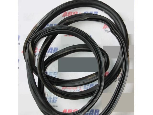 bontott VW TIGUAN Csomagtérajtó Gumikéder