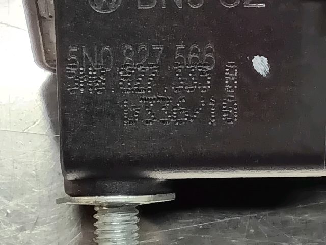 bontott VW TIGUAN Csomagtérajtó Kapcsoló