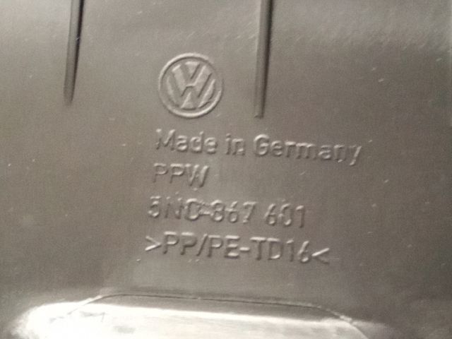 bontott VW TIGUAN Csomagtérajtó Kárpit