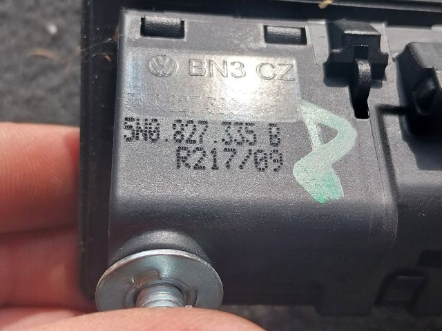 bontott VW TIGUAN Csomagtérajtó Kilincs