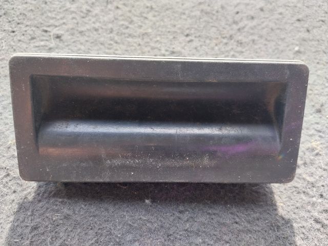 bontott VW TIGUAN Csomagtérajtó Kilincs