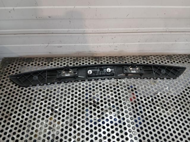 bontott VW TIGUAN Csomagtérajtó Kilincs