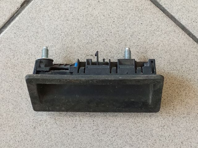 bontott VW TIGUAN Csomagtérajtó Kilincs