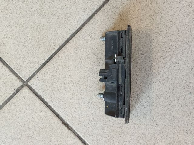 bontott VW TIGUAN Csomagtérajtó Kilincs