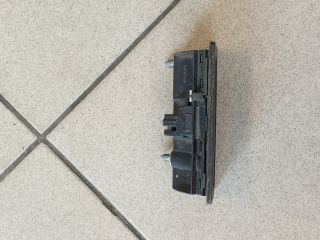 bontott VW TIGUAN Csomagtérajtó Kilincs