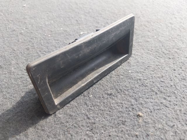 bontott VW TIGUAN Csomagtérajtó Kilincs