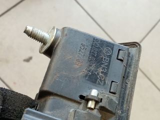 bontott VW TIGUAN Csomagtérajtó Kilincs