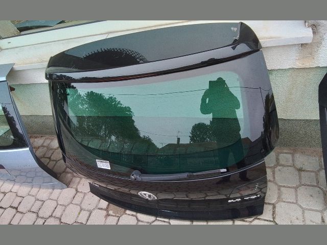 bontott VW TIGUAN Csomagtérajtó (Részeivel)