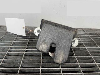 bontott VW TIGUAN Csomagtérajtó Ütköző