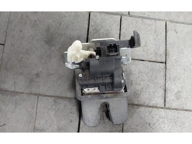 bontott VW TIGUAN Csomagtérajtó Zárszerkezet