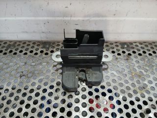 bontott VW TIGUAN Csomagtérajtó Zárszerkezet