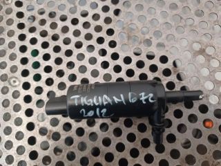 bontott VW TIGUAN Első Ablakmosó Szivattyú