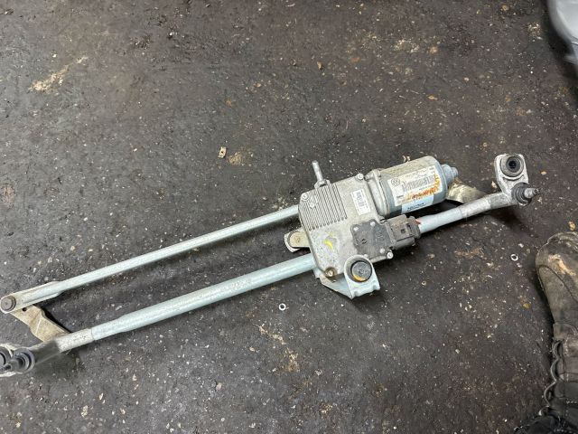 bontott VW TIGUAN Első Ablaktörlő Szerkezet Motorral