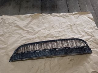 bontott VW TIGUAN Első Lökhárító Alsó Középső Díszrács