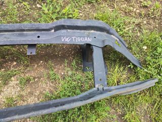 bontott VW TIGUAN Első Lökhárító Merevítő (Fém)